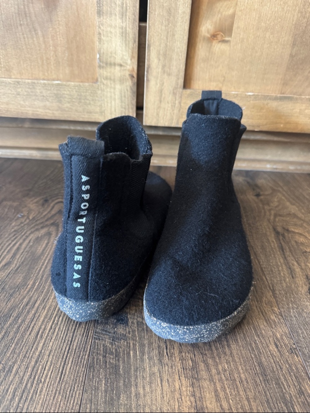 Asportuguesas Wool Chelsea Boots – Size 43 (Men’s 10 / Women’s 11-12)